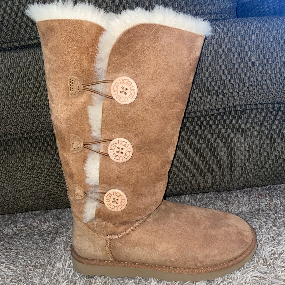 Chestnut 3 button Ugg